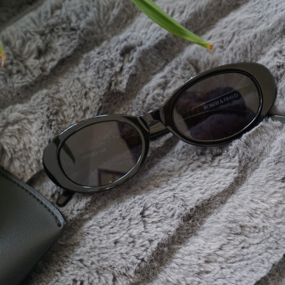 Roberi Fraud Betty Sunglasses